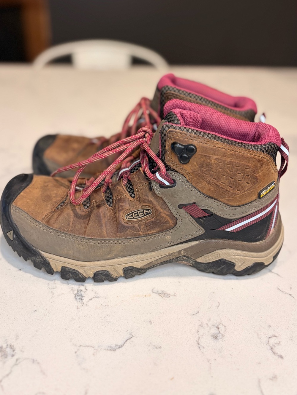EUC KEEN Women's Targhee III Mid Waterproof Hiking Boots size 8